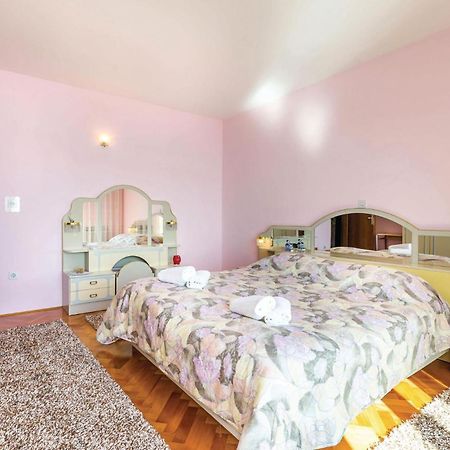 2 Bedroom Lovely Apartment In Lovran Extérieur photo