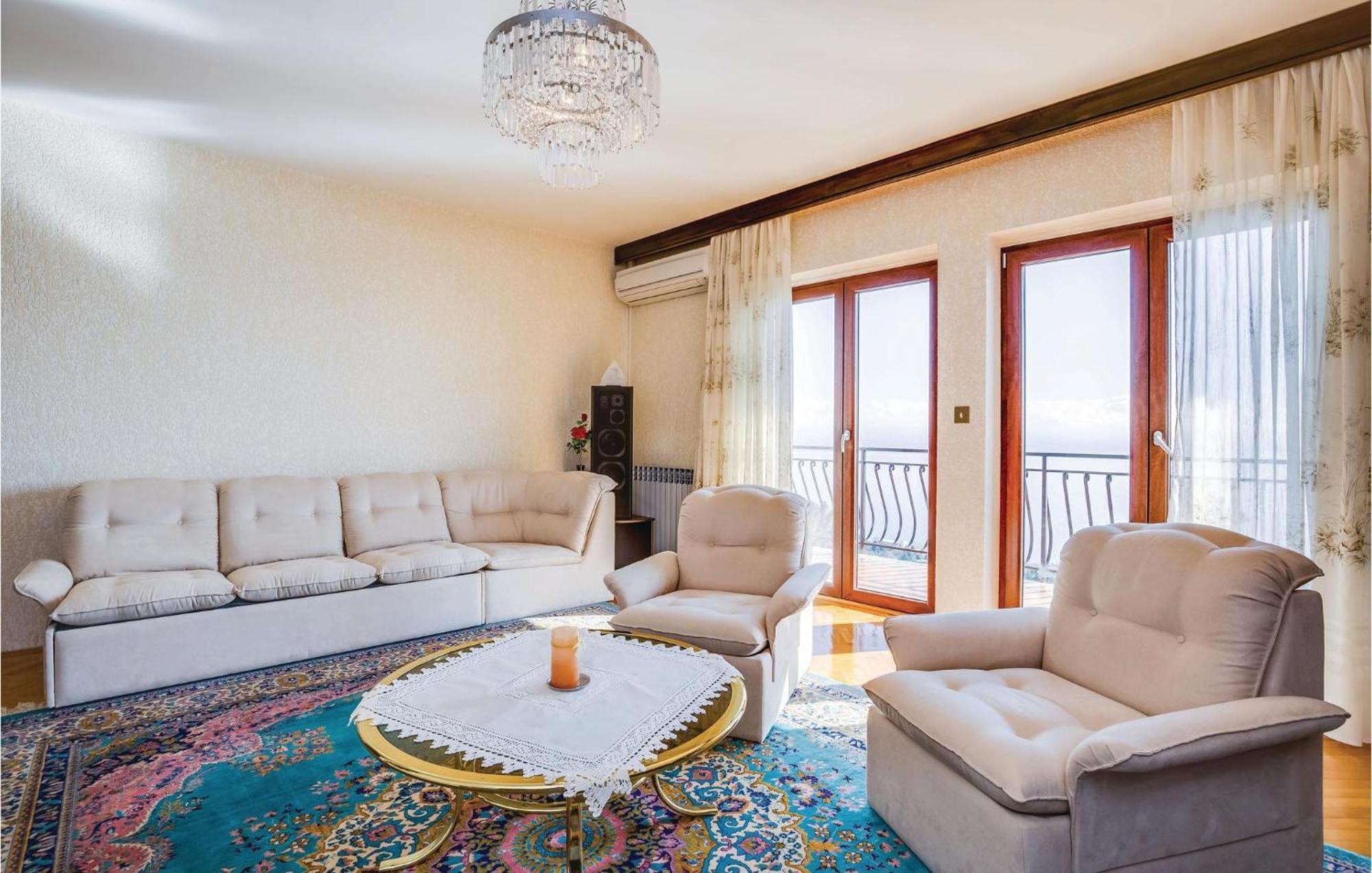 2 Bedroom Lovely Apartment In Lovran Extérieur photo